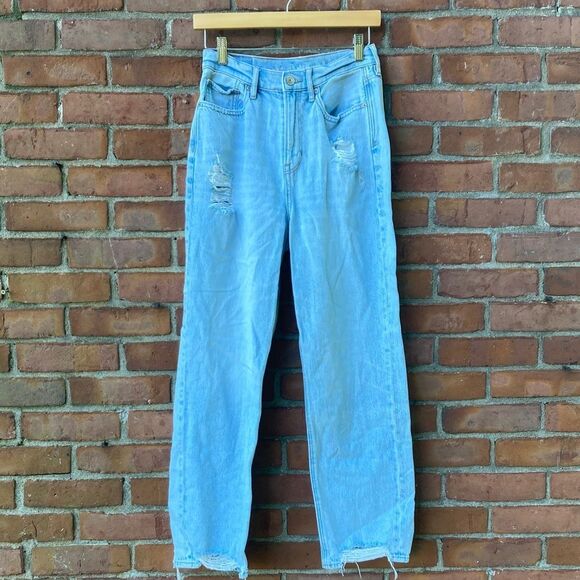 American Eagle Outfitters High Rise 90’s Boyfriend - Picture 1 of 9